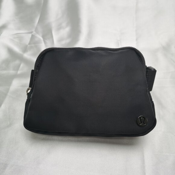 LULULEMON Everywhere Belt Bag in Heritage Jaquard NEW Limited Edition - Picture 1 of 10